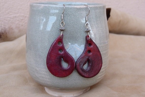Boucle d'oreille décorée