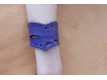 Bracelet violet en pointe en cuir ajouré